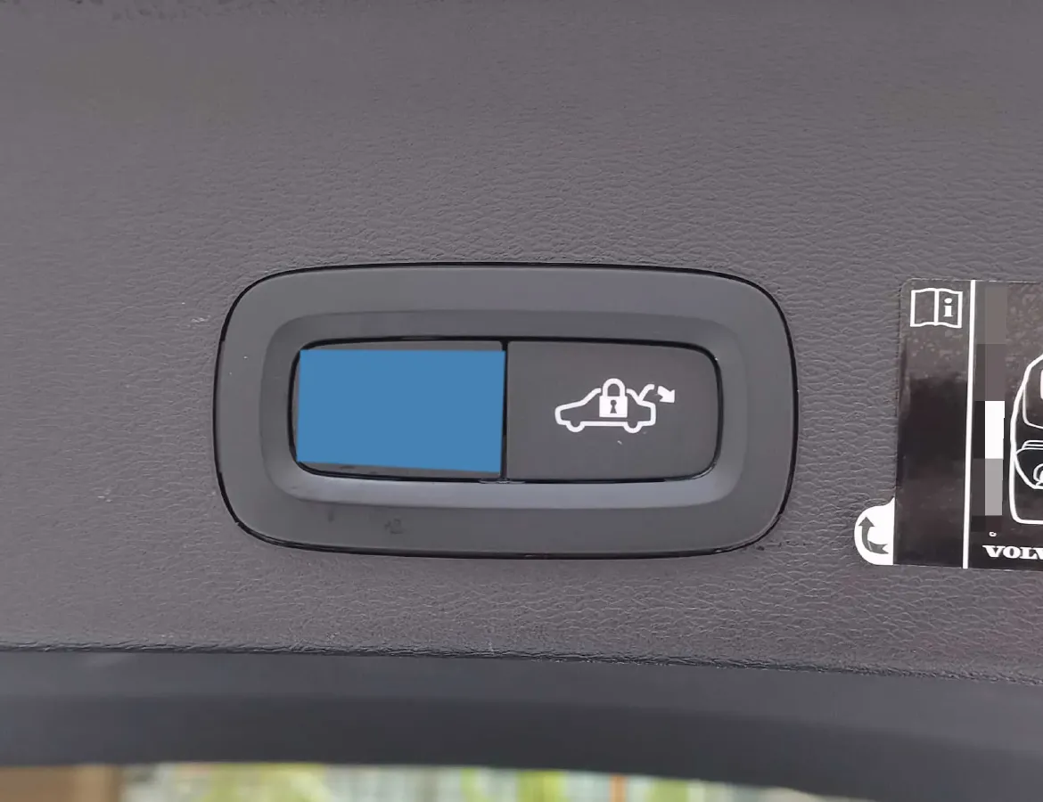 2022 Volvo XC40 2.0T 190HP L4 8AT,autocango,china used car exporter,china ev exporter,chinese used car exporter,chinese used ev exporter