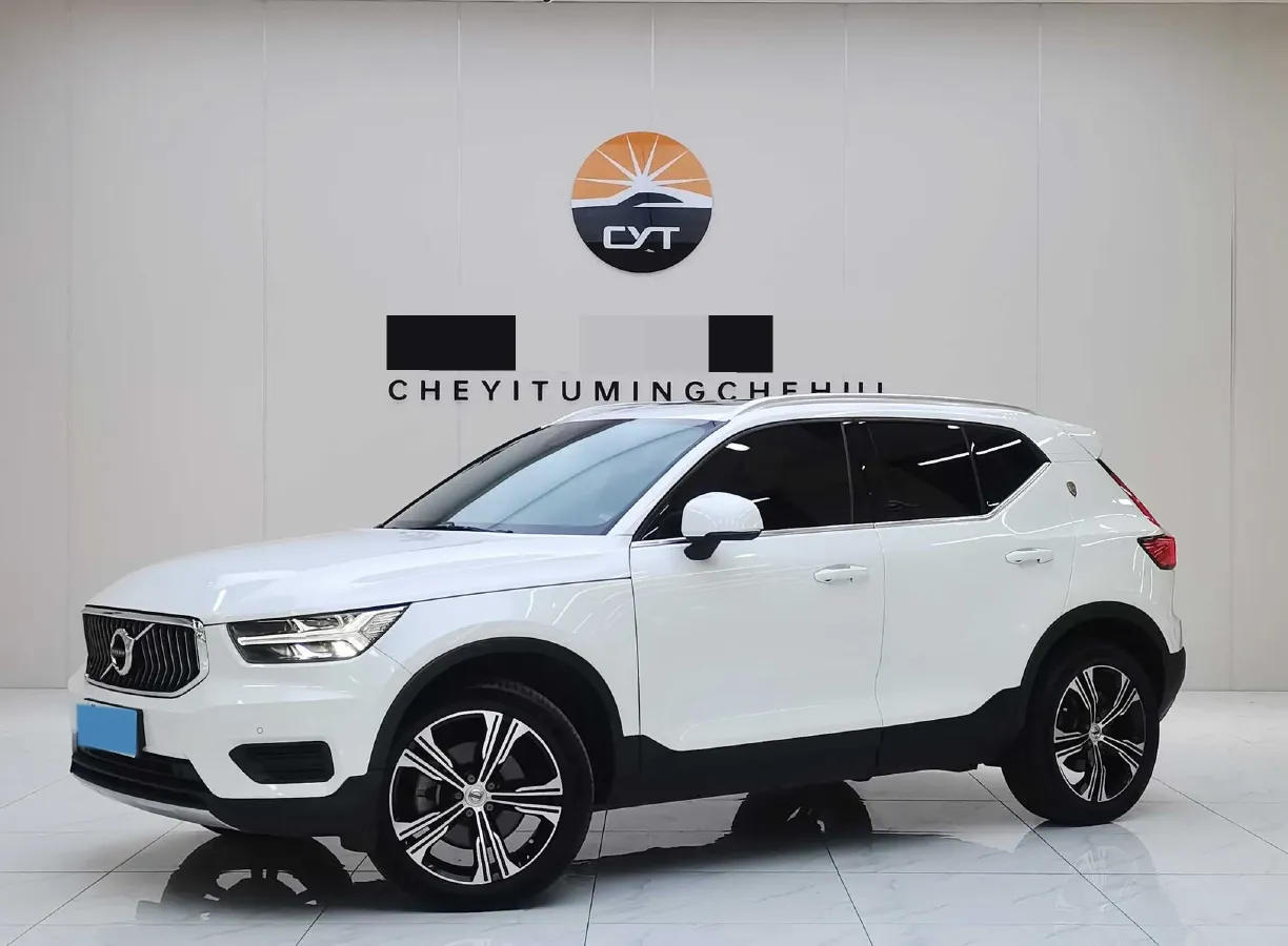 2022 Volvo XC40 2.0T 190HP L4 8AT,autocango,china used car exporter,china ev exporter,chinese used car exporter,chinese used ev exporter