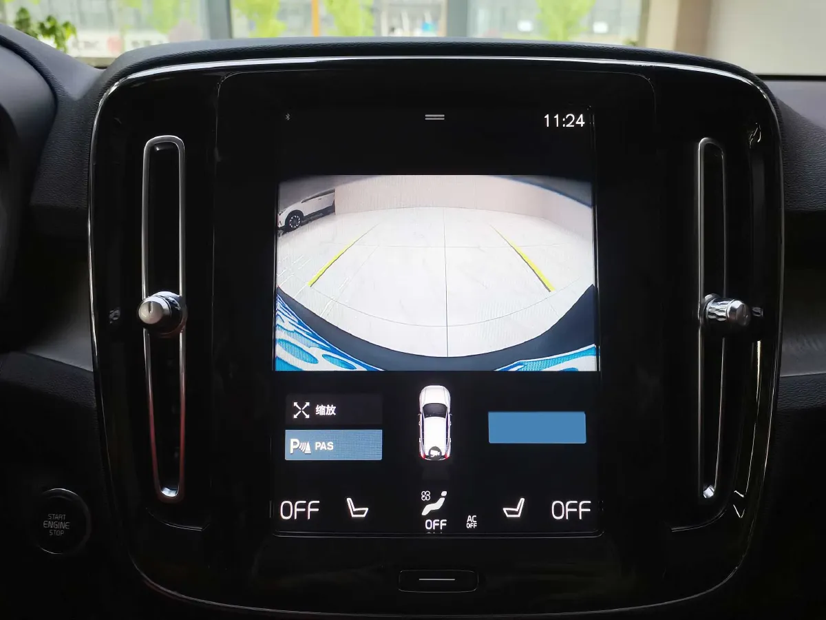 2022 Volvo XC40 2.0T 190HP L4 8AT,autocango,china used car exporter,china ev exporter,chinese used car exporter,chinese used ev exporter