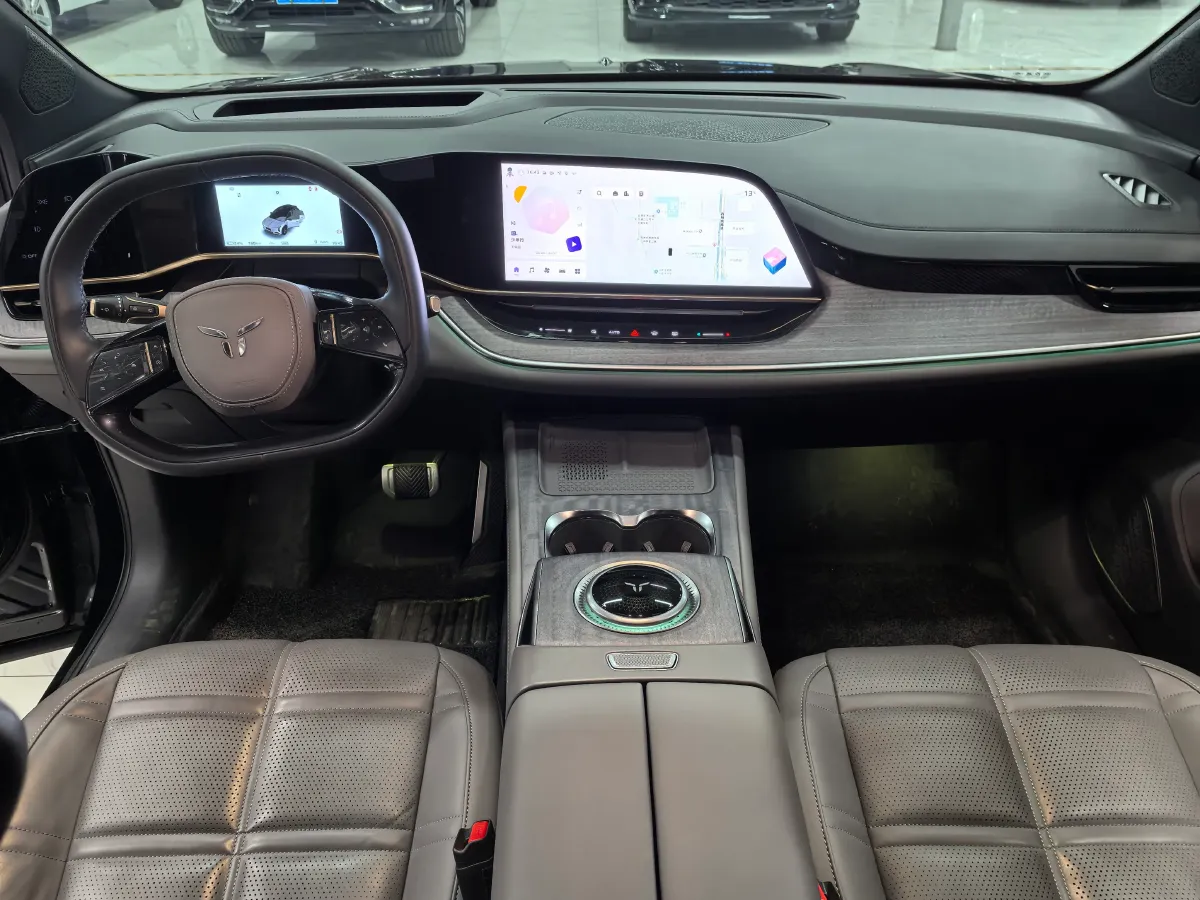 2025 HongQi TianGong 08 BEV 111KWH,autocango,china used car exporter,china ev exporter,chinese used car exporter,chinese used ev exporter