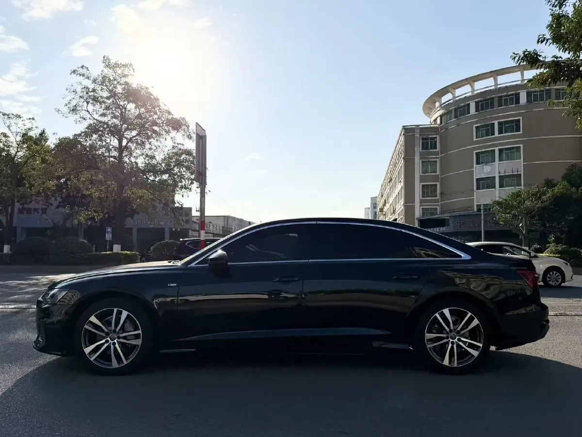 2020 Audi A6L 2.0T 190HP L4 7DCT,autocango,china used car exporter,china ev exporter,chinese used car exporter,chinese used ev exporter