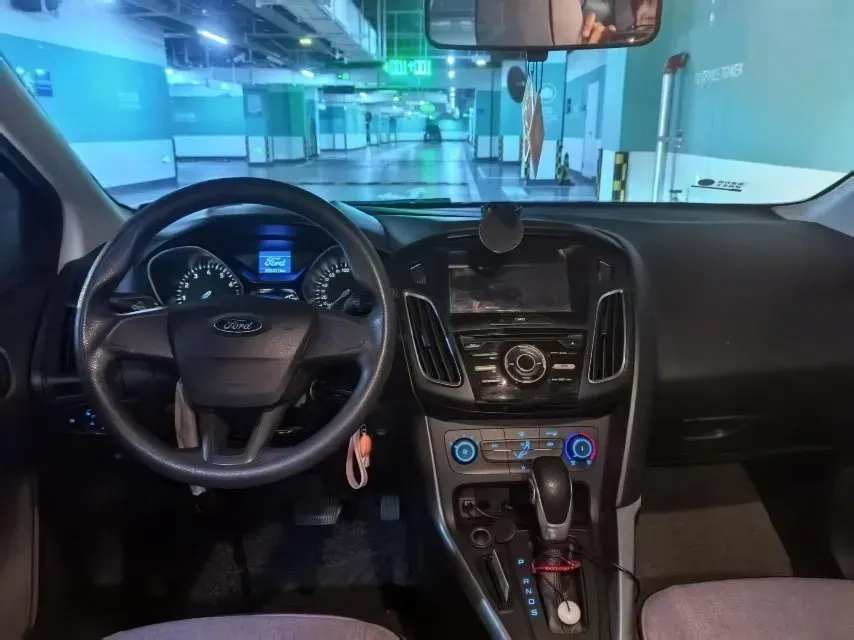 2018 Ford Focus 1.6L 125HP L4 6DCT,autocango,china used car exporter,china ev exporter,chinese used car exporter,chinese used ev exporter