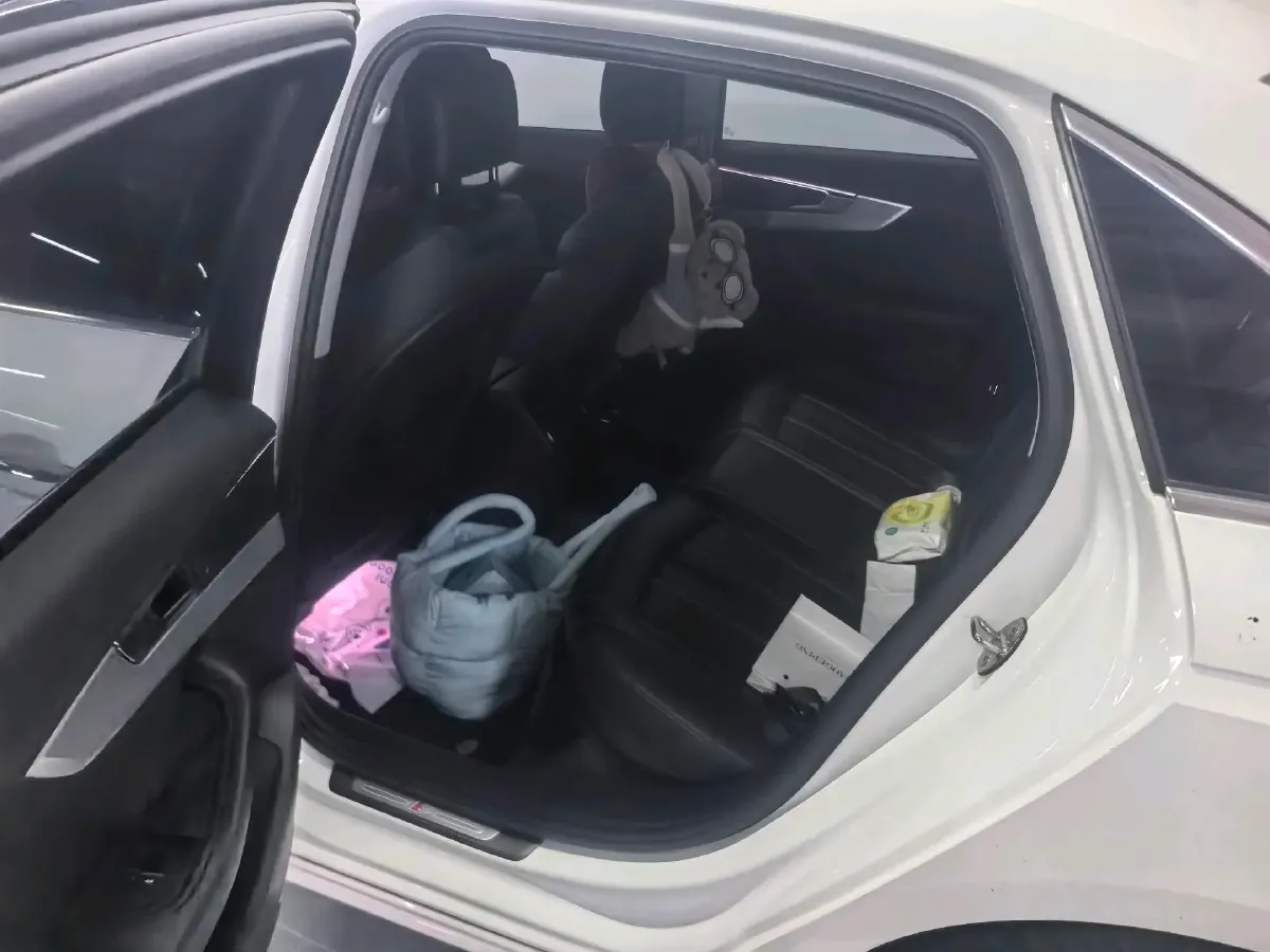 2020 Audi A4L 2.0T 190HP L4 7DCT,autocango,china used car exporter,china ev exporter,chinese used car exporter,chinese used ev exporter