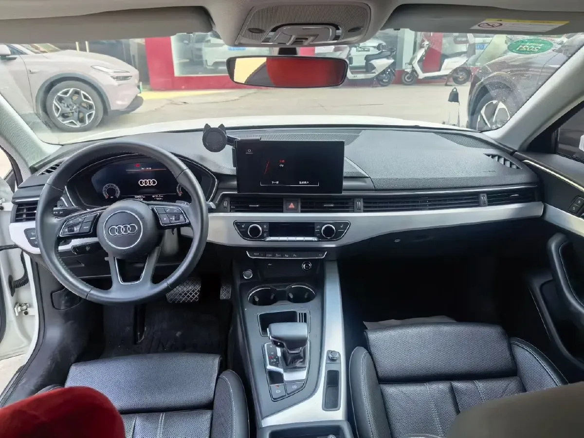 2020 Audi A4L 2.0T 190HP L4 7DCT,autocango,china used car exporter,china ev exporter,chinese used car exporter,chinese used ev exporter