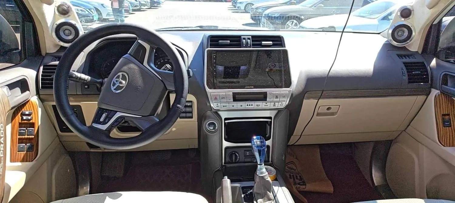 2019 Land Rover Range Rover Velar 2.0T 300HP L4 8AT,autocango,china used car exporter,china ev exporter,chinese used car exporter,chinese used ev exporter