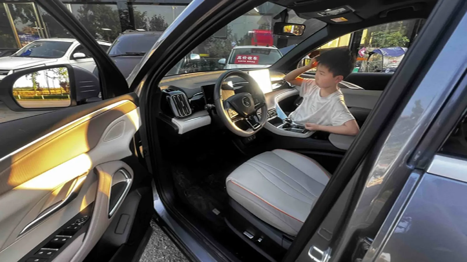 2024 BYD Song Pro 1.5L 110HP L4 E-CVT PHEV 12.9KWH,autocango,china used car exporter,china ev exporter,chinese used car exporter,chinese used ev exporter