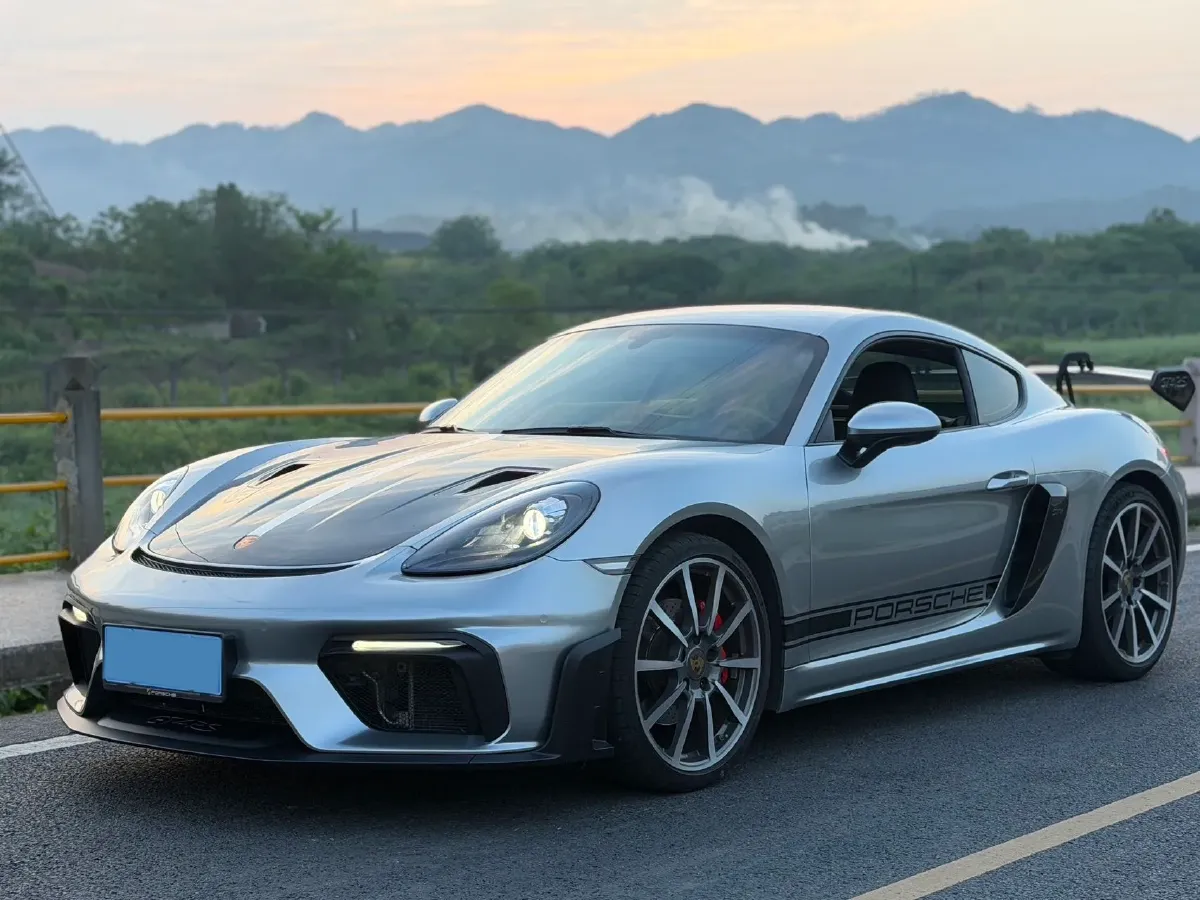 2022 Porsche 718 2.0T 250HP H4 7DCT,autocango,china used car exporter,china ev exporter,chinese used car exporter,chinese used ev exporter