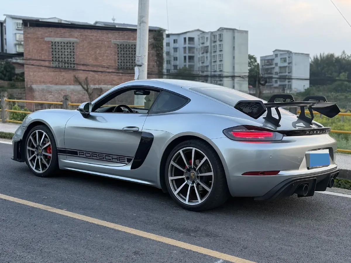 2022 Porsche 718 2.0T 250HP H4 7DCT,autocango,china used car exporter,china ev exporter,chinese used car exporter,chinese used ev exporter