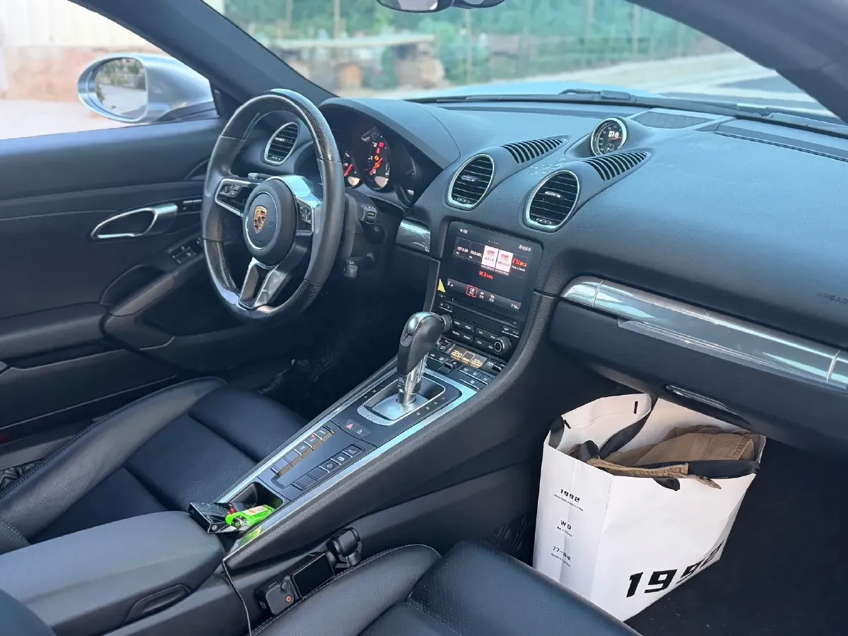 2022 Porsche 718 2.0T 250HP H4 7DCT,autocango,china used car exporter,china ev exporter,chinese used car exporter,chinese used ev exporter