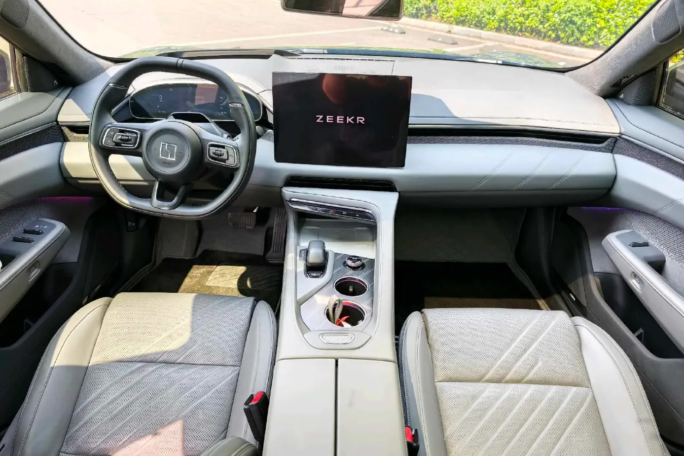 2025 Zeekr 001 BEV 95KWH,autocango,china used car exporter,china ev exporter,chinese used car exporter,chinese used ev exporter