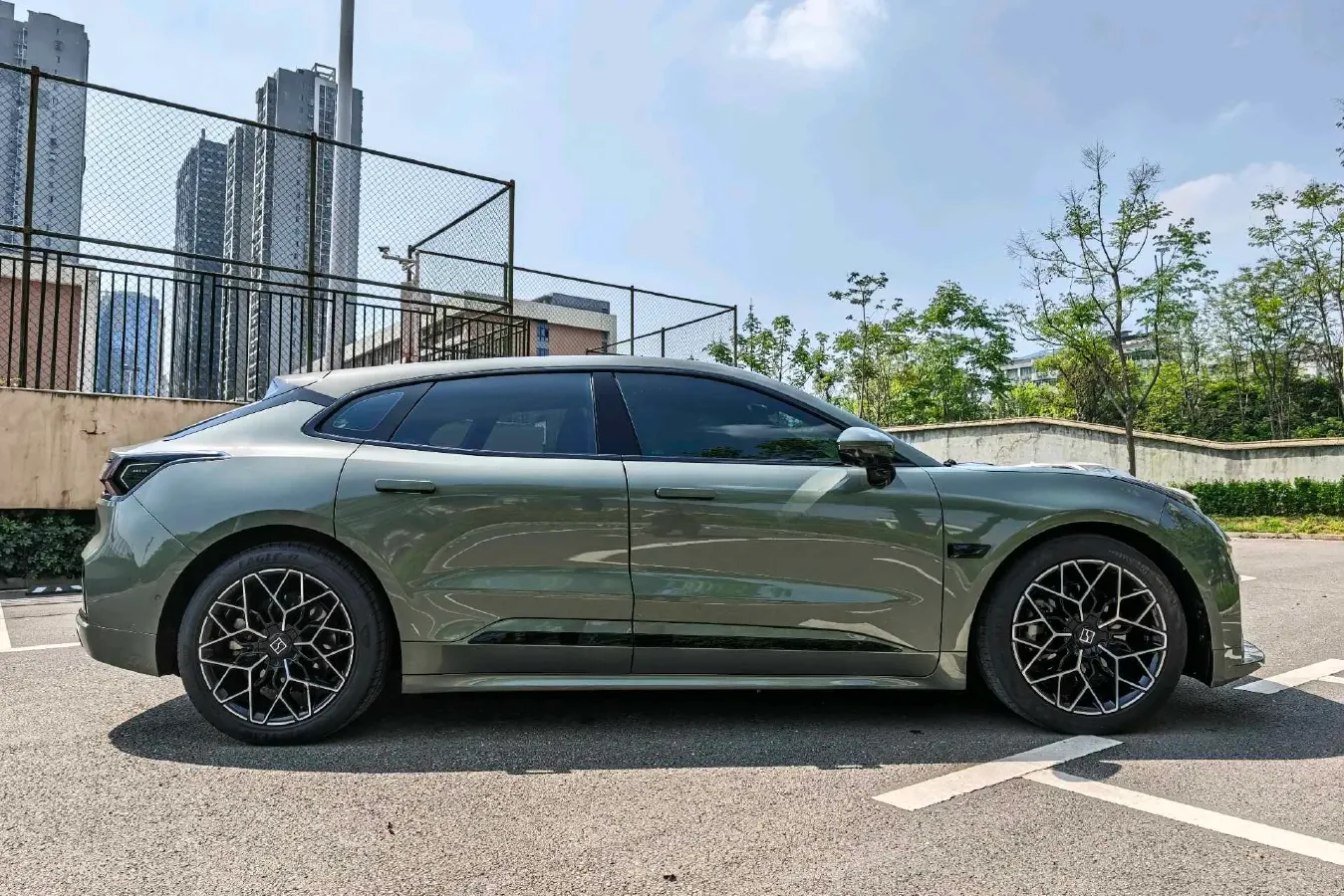 2025 Zeekr 001 BEV 95KWH,autocango,china used car exporter,china ev exporter,chinese used car exporter,chinese used ev exporter