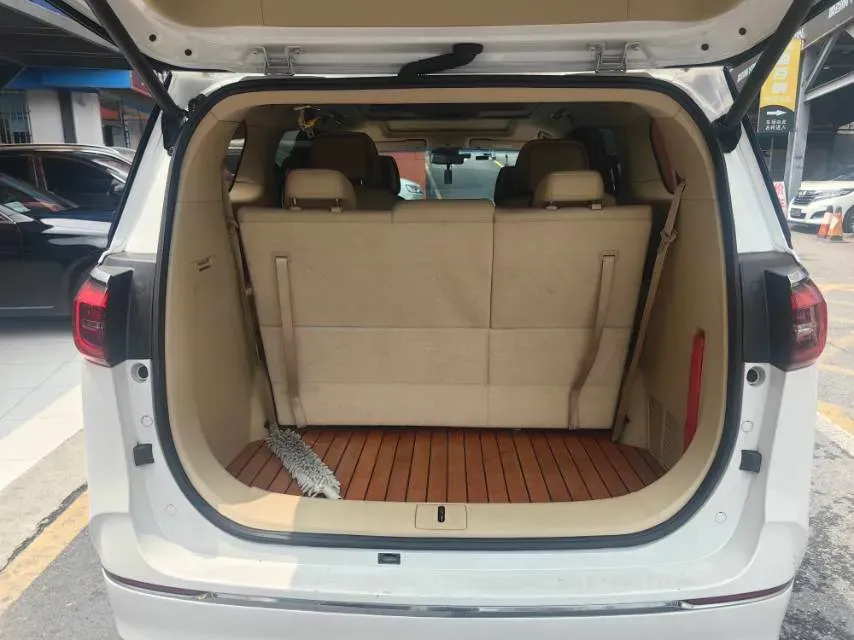 2023 Buick GL8 2.0T 237HP L4 9AT,autocango,china used car exporter,china ev exporter,chinese used car exporter,chinese used ev exporter