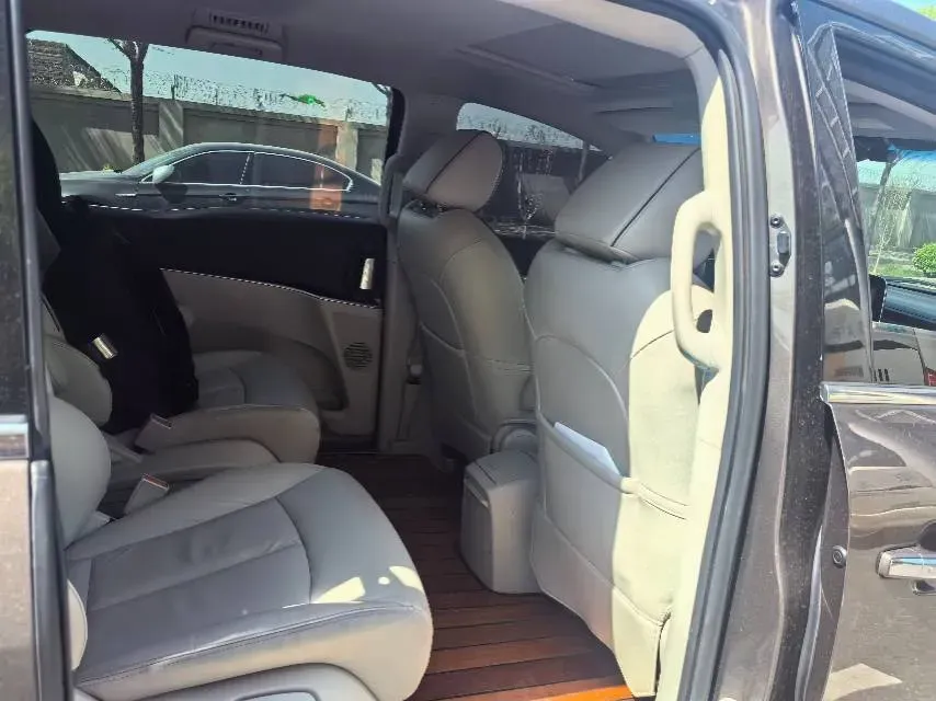 2021 Buick GL8 2.0T 237HP L4 9AT,autocango,china used car exporter,china ev exporter,chinese used car exporter,chinese used ev exporter