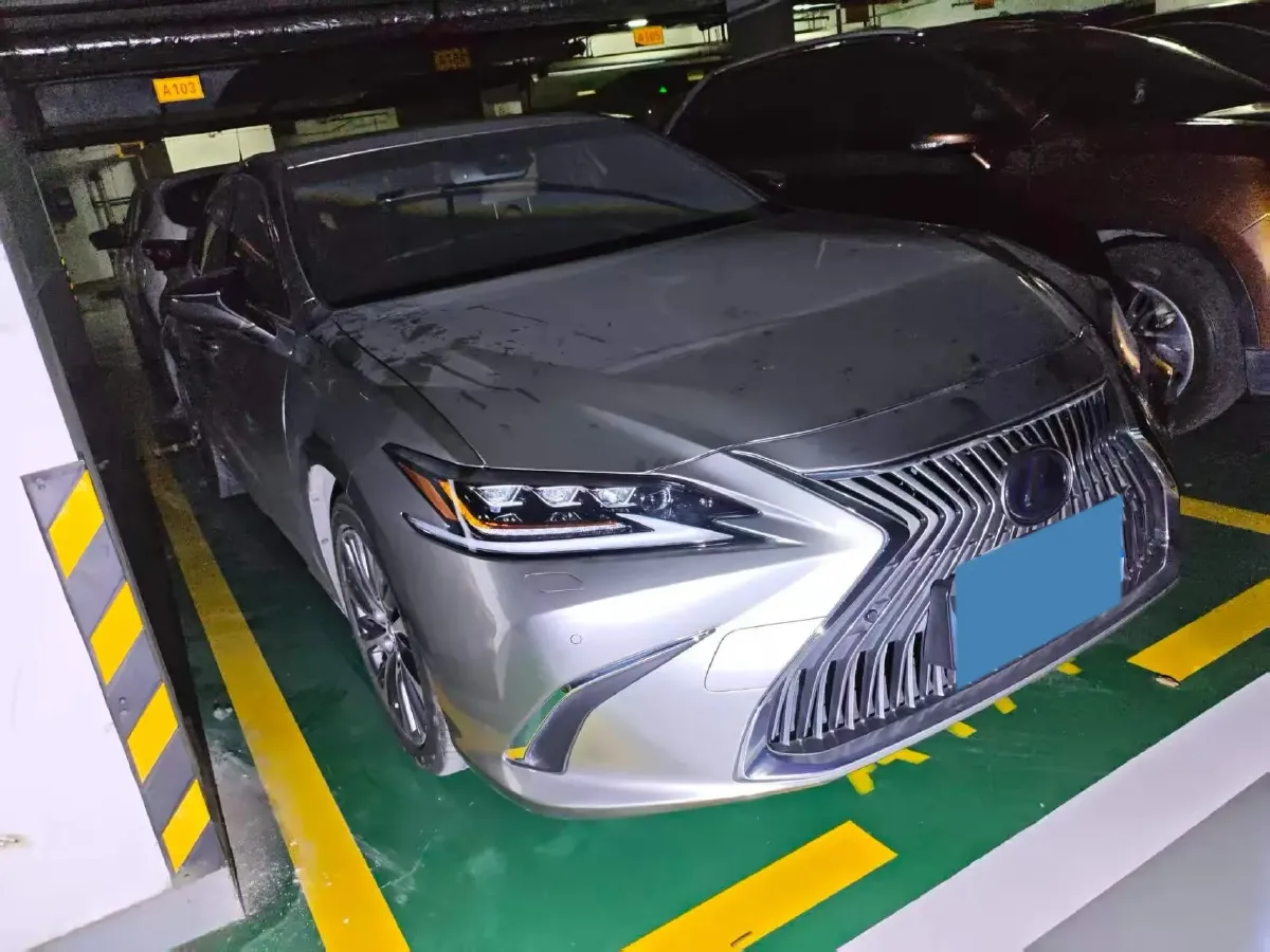 2020 Lexus ES 2.5L 178HP L4 E-CVT Hybrid,autocango,china used car exporter,china ev exporter,chinese used car exporter,chinese used ev exporter