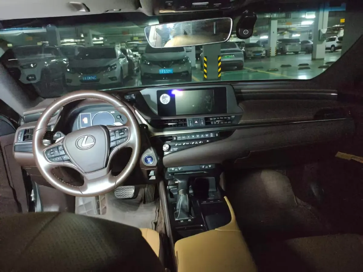 2020 Lexus ES 2.5L 178HP L4 E-CVT Hybrid,autocango,china used car exporter,china ev exporter,chinese used car exporter,chinese used ev exporter