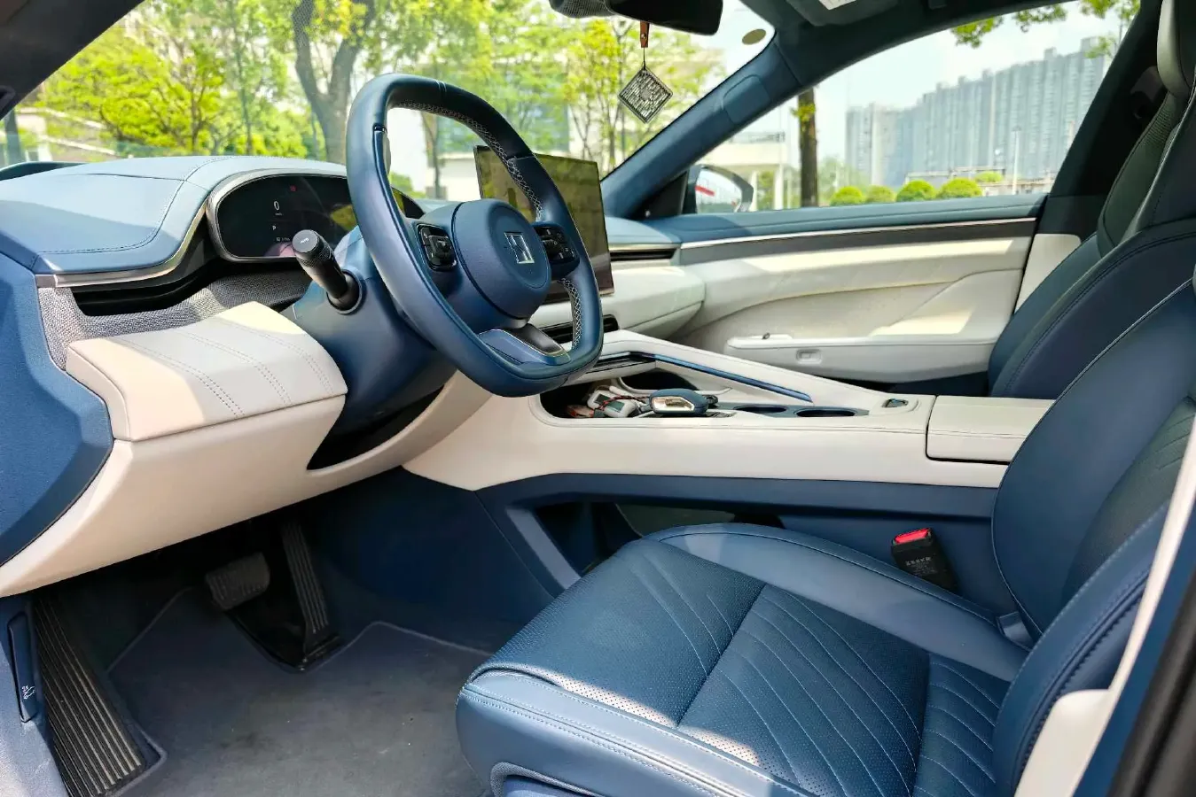 2024 Zeekr 001 BEV 95KWH,autocango,china used car exporter,china ev exporter,chinese used car exporter,chinese used ev exporter