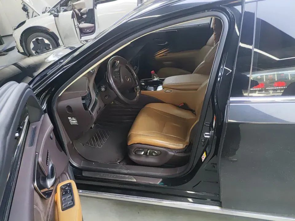 2018 Jaguar XJ 3.0T 340HP V6 8AT,autocango,china used car exporter,china ev exporter,chinese used car exporter,chinese used ev exporter