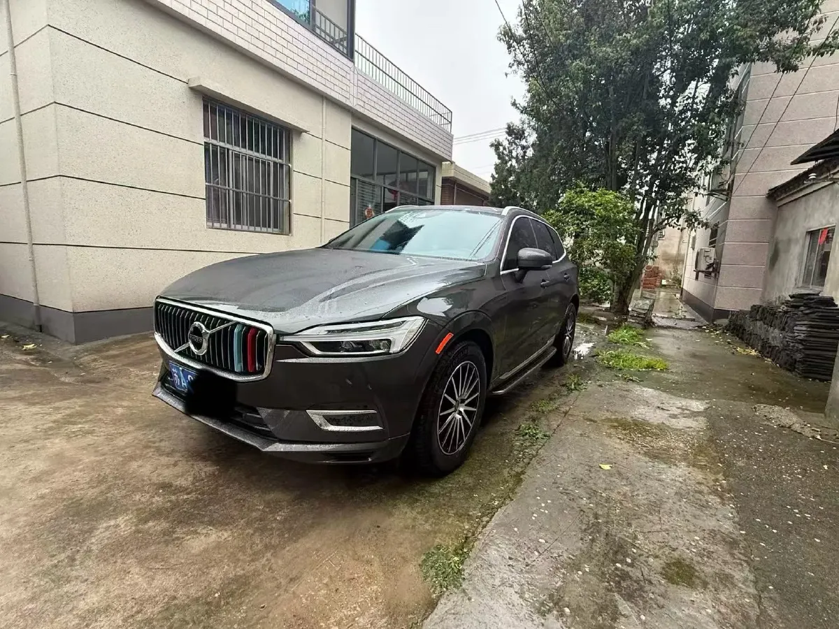 2021 Volvo XC60 2.0T 250HP L4 8AT,autocango,china used car exporter,china ev exporter,chinese used car exporter,chinese used ev exporter