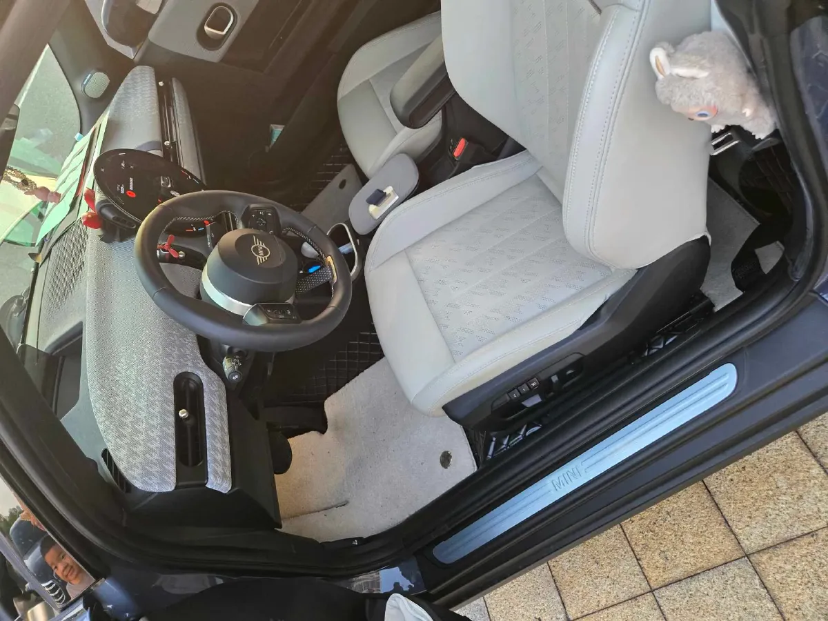 2025 MINI MINI 2.0T 204HP L4 7DCT,autocango,china used car exporter,china ev exporter,chinese used car exporter,chinese used ev exporter