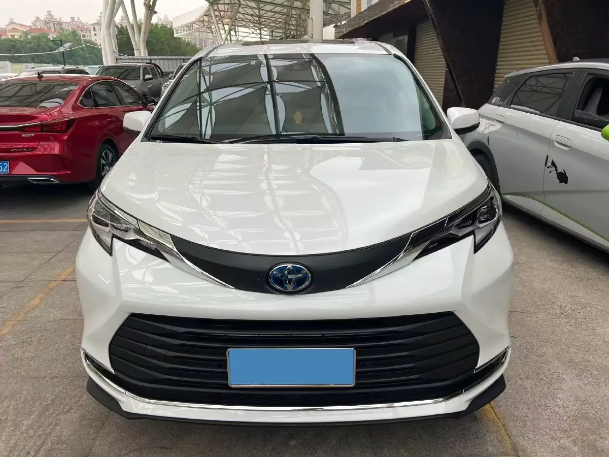 2023 Toyota Sienna 2.5L 189HP L4 E-CVT Hybrid,autocango,china used car exporter,china ev exporter,chinese used car exporter,chinese used ev exporter