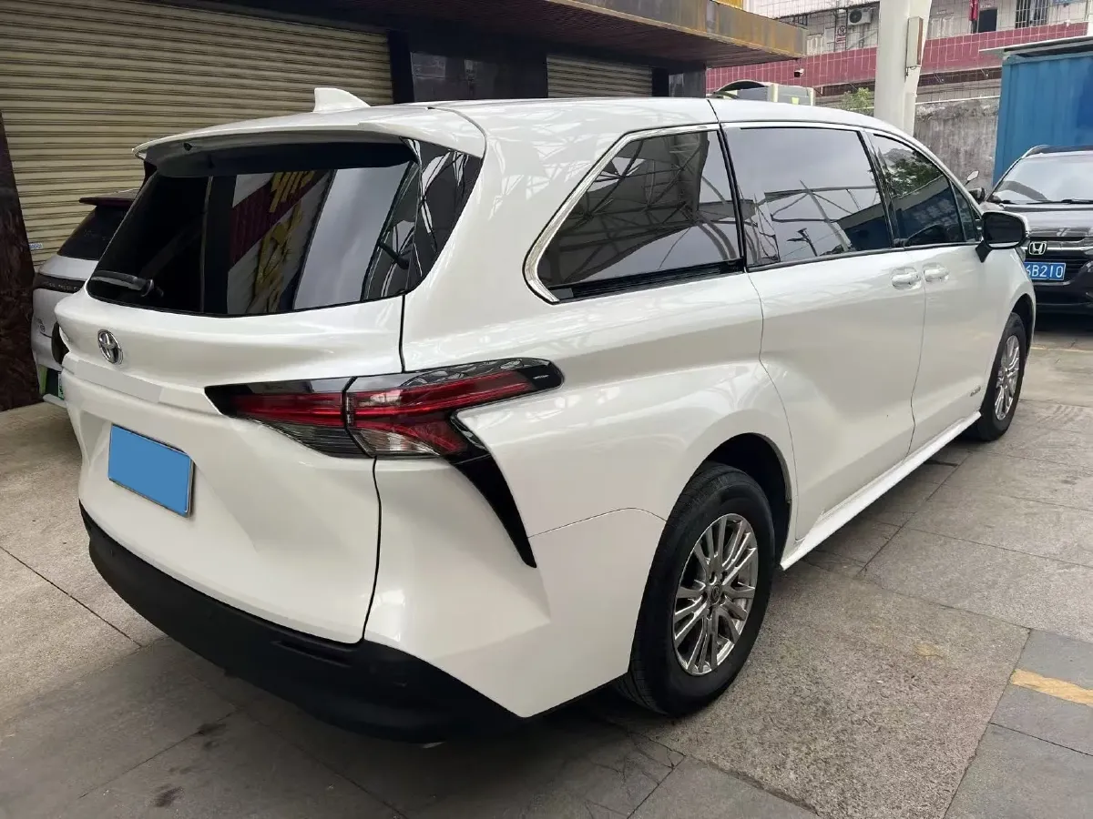 2023 Toyota Sienna 2.5L 189HP L4 E-CVT Hybrid,autocango,china used car exporter,china ev exporter,chinese used car exporter,chinese used ev exporter