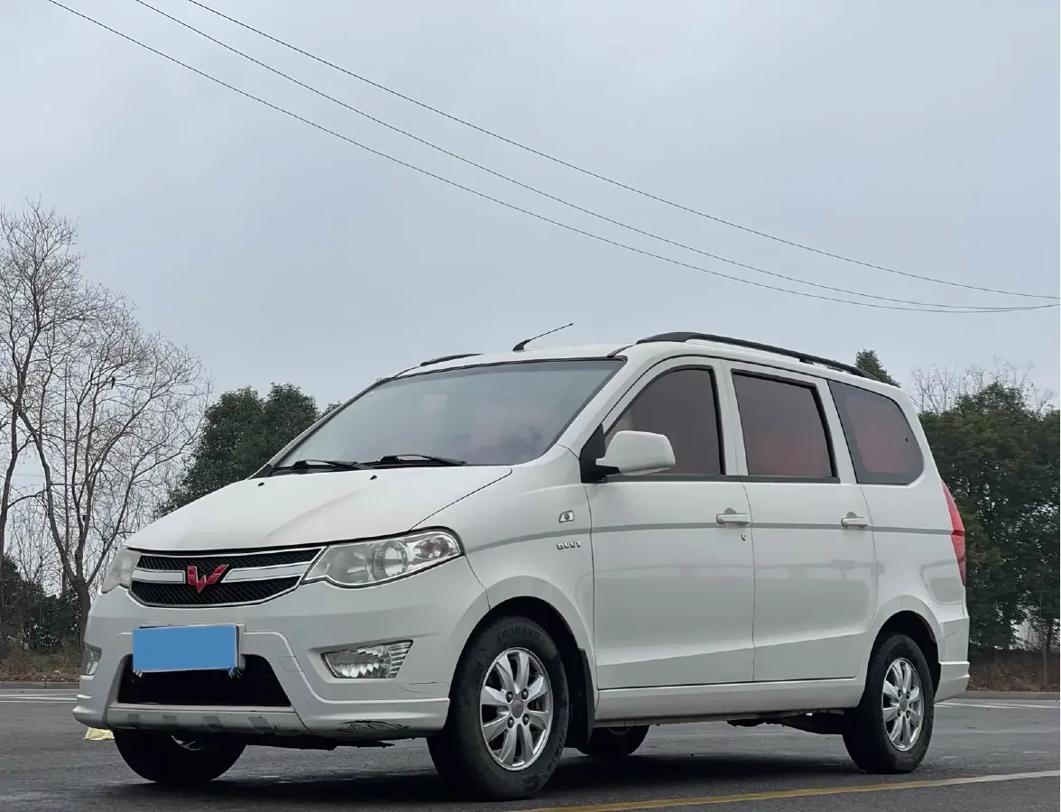 2016 WuLing HongGuang 1.5L 112HP L4 5MT,autocango,china used car exporter,china ev exporter,chinese used car exporter,chinese used ev exporter