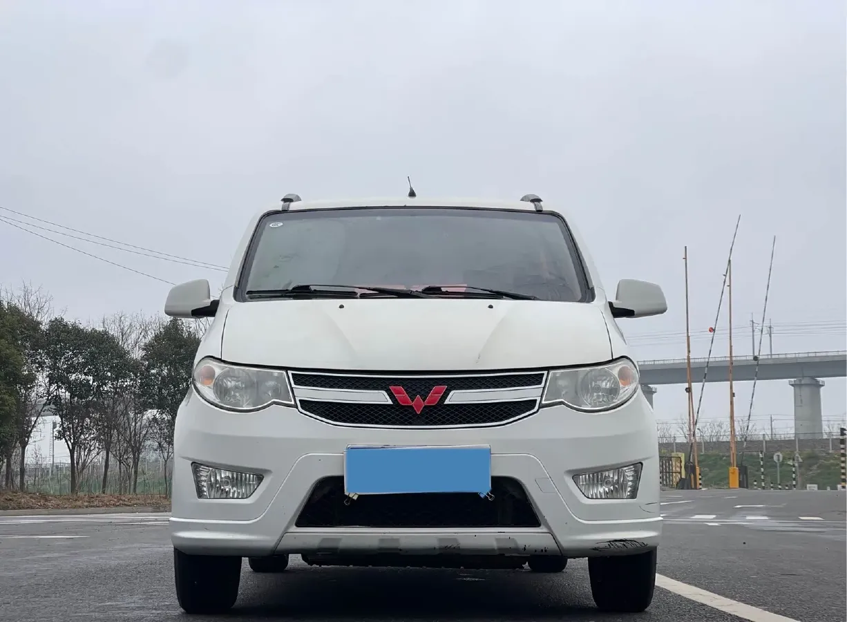 2016 WuLing HongGuang 1.5L 112HP L4 5MT,autocango,china used car exporter,china ev exporter,chinese used car exporter,chinese used ev exporter