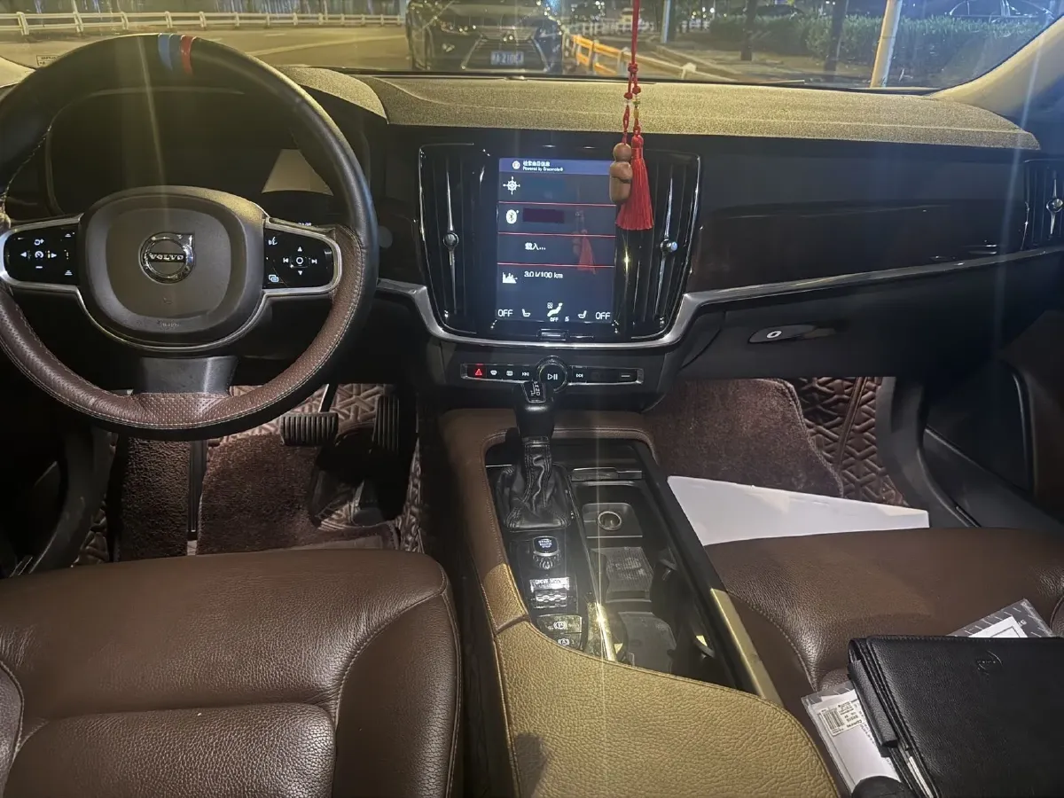 2018 Volvo S90 2.0T 190HP L4 8AT,autocango,china used car exporter,china ev exporter,chinese used car exporter,chinese used ev exporter