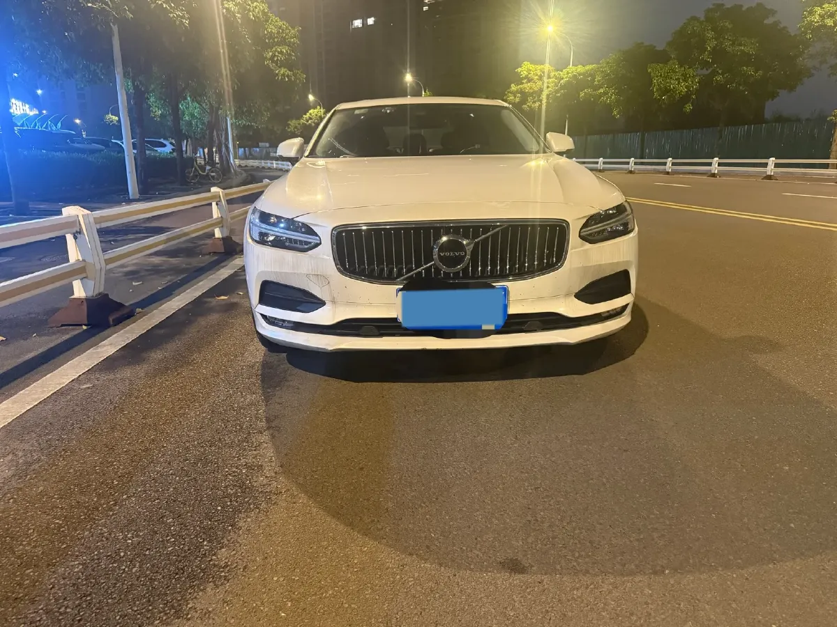 2018 Volvo S90 2.0T 190HP L4 8AT,autocango,china used car exporter,china ev exporter,chinese used car exporter,chinese used ev exporter