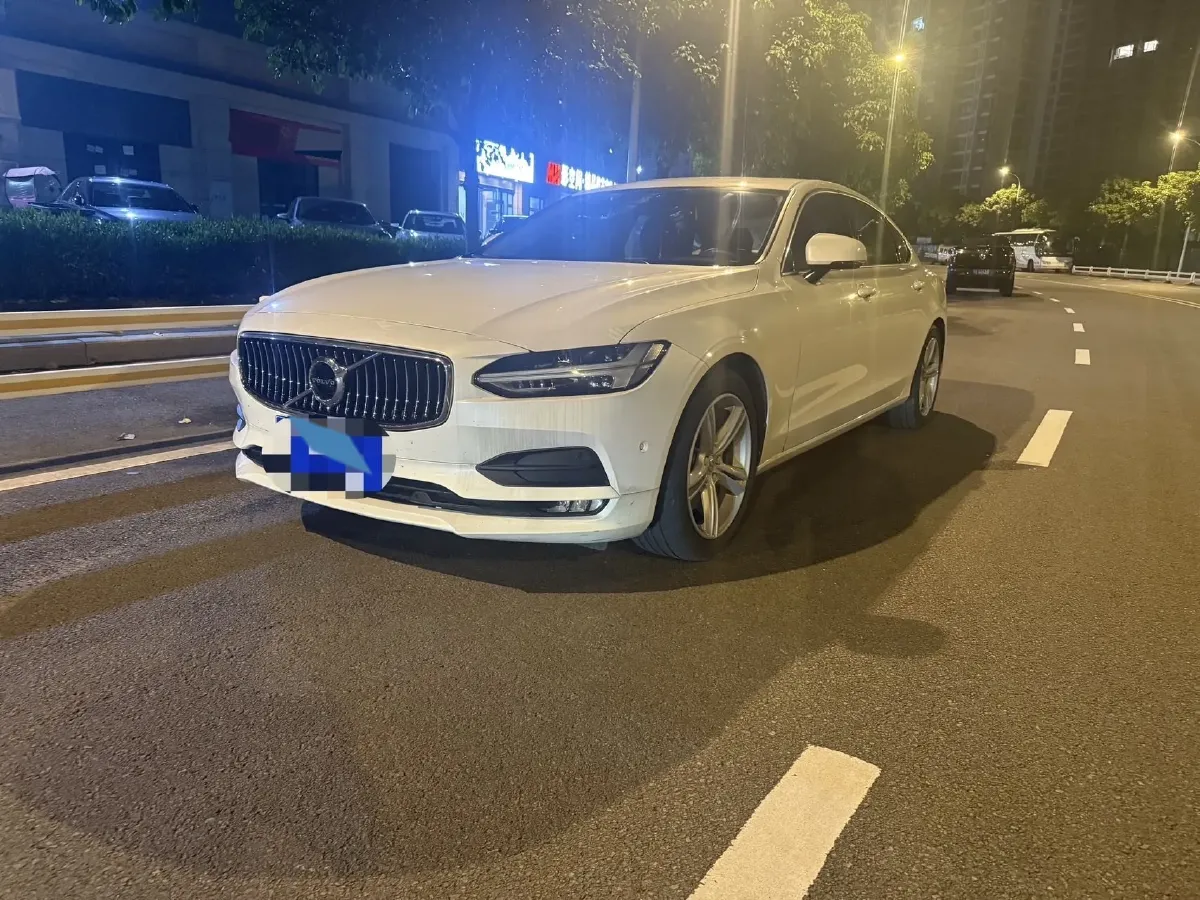 2018 Volvo S90 2.0T 190HP L4 8AT,autocango,china used car exporter,china ev exporter,chinese used car exporter,chinese used ev exporter