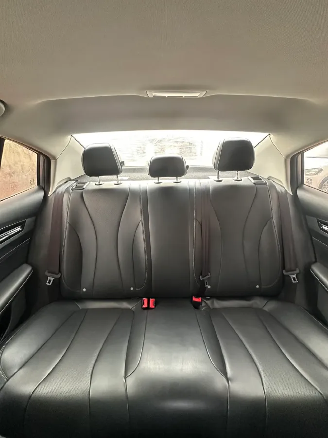 2021 Roewe i5 1.5L 120HP L4 CVT,autocango,china used car exporter,china ev exporter,chinese used car exporter,chinese used ev exporter