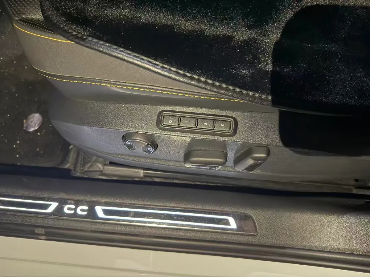 2021 Volkswagen CC 2.0T 220HP L4 7DCT,autocango,china used car exporter,china ev exporter,chinese used car exporter,chinese used ev exporter