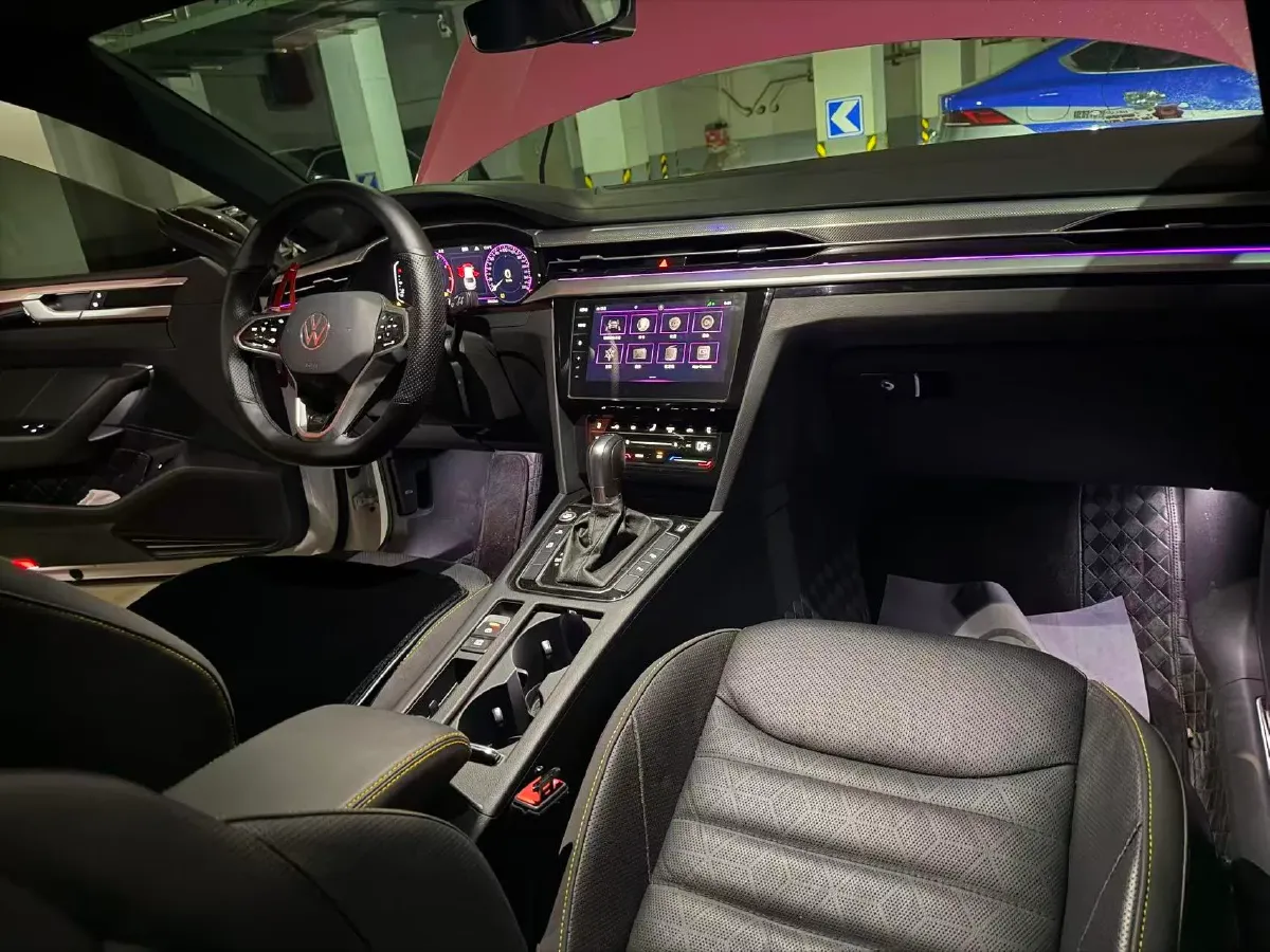 2021 Volkswagen CC 2.0T 220HP L4 7DCT,autocango,china used car exporter,china ev exporter,chinese used car exporter,chinese used ev exporter