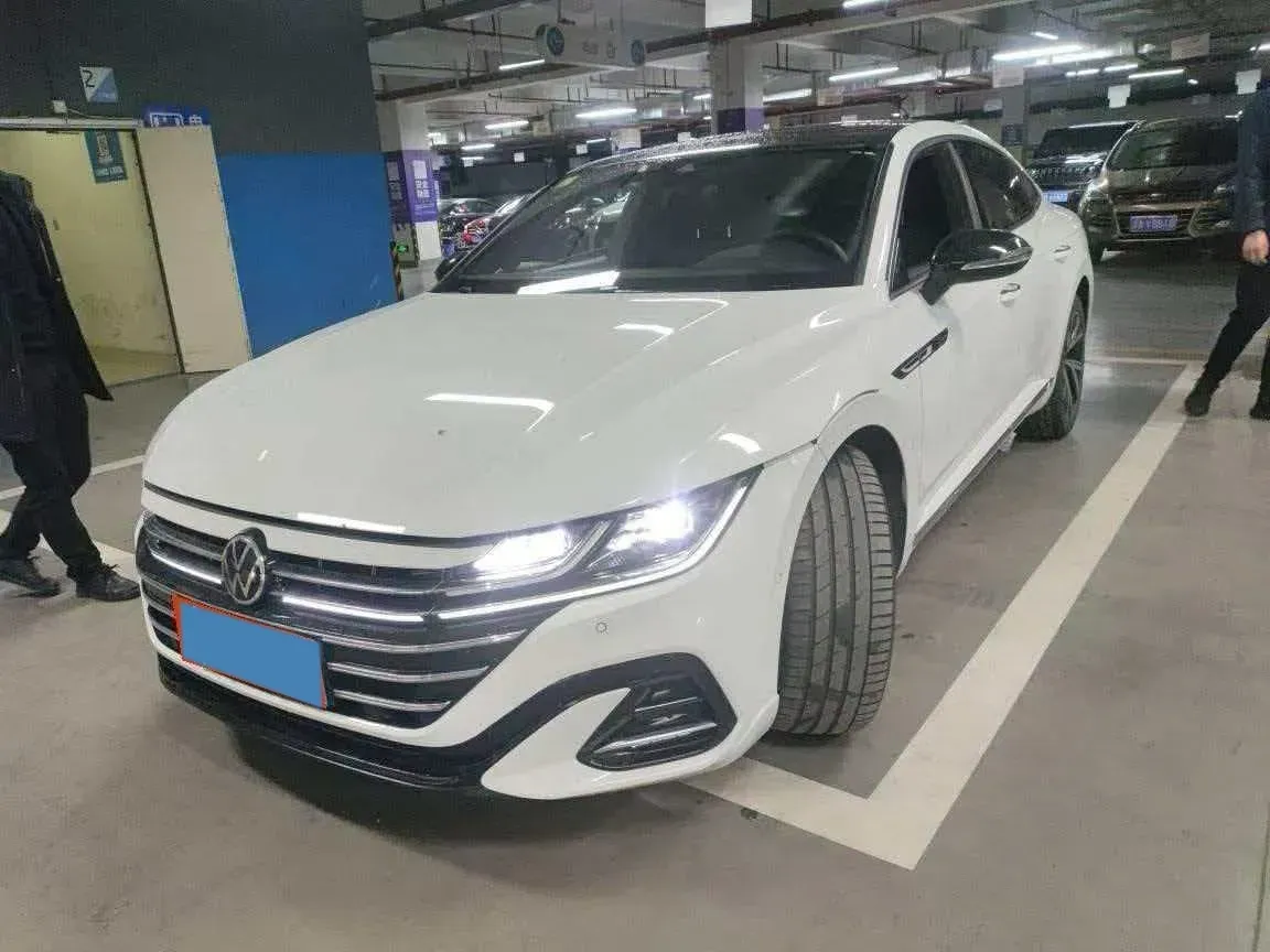 2021 Volkswagen CC 2.0T 220HP L4 7DCT,autocango,china used car exporter,china ev exporter,chinese used car exporter,chinese used ev exporter