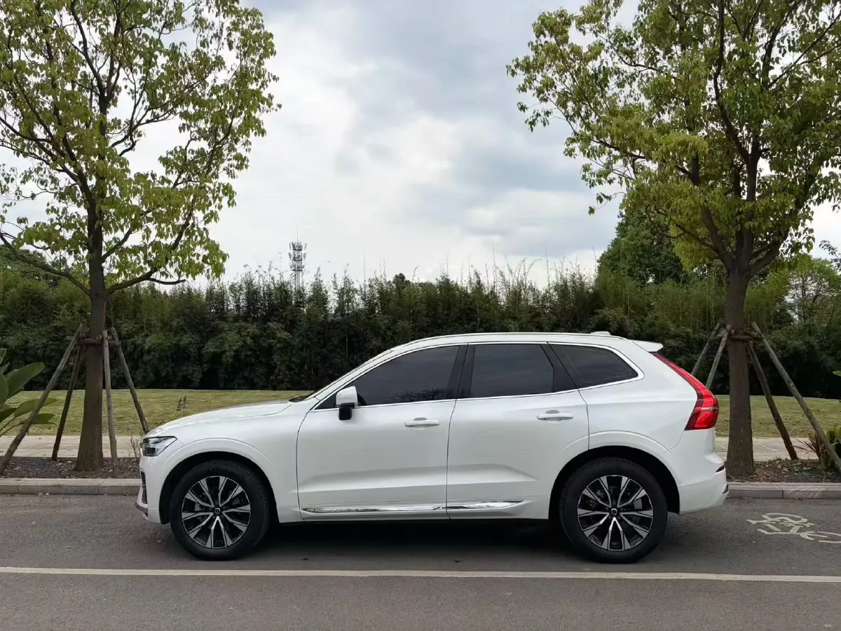2023 Volvo XC60 2.0T 250HP L4 8AT,autocango,china used car exporter,china ev exporter,chinese used car exporter,chinese used ev exporter