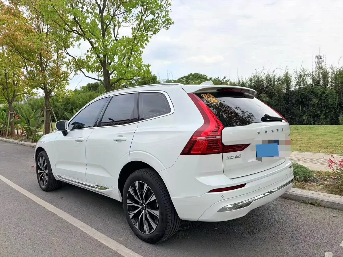 2023 Volvo XC60 2.0T 250HP L4 8AT,autocango,china used car exporter,china ev exporter,chinese used car exporter,chinese used ev exporter