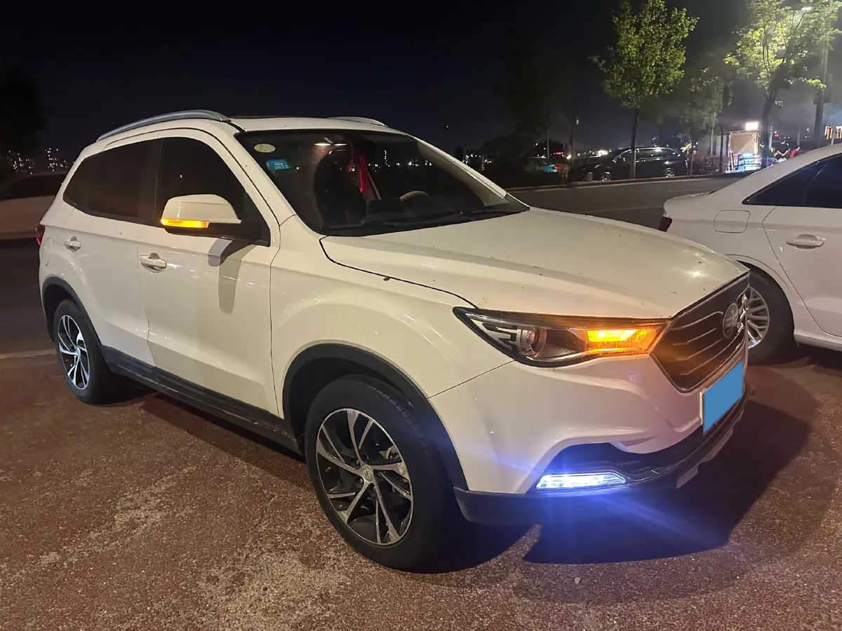 2019 Bestune X40 1.6L 114HP L4 5MT,autocango,china used car exporter,china ev exporter,chinese used car exporter,chinese used ev exporter