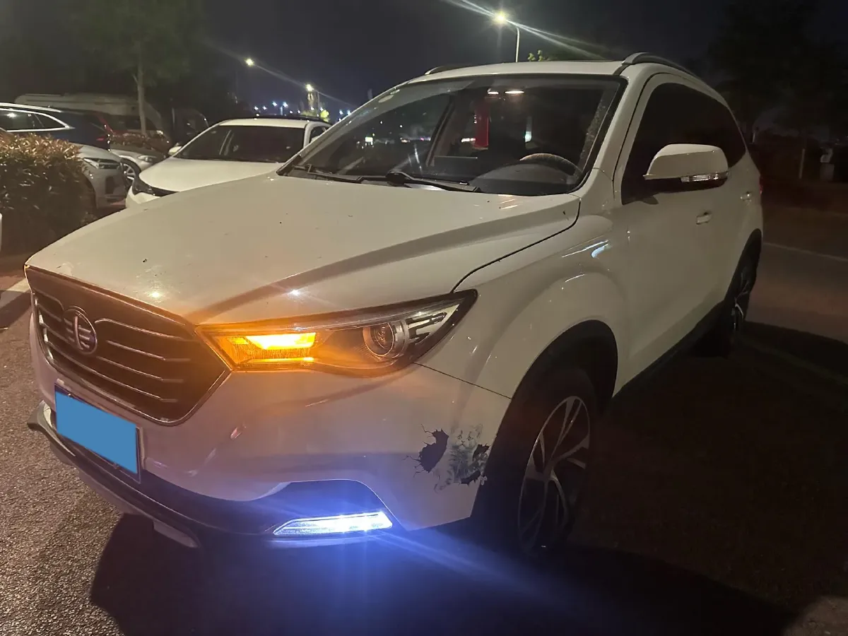 2019 Bestune X40 1.6L 114HP L4 5MT,autocango,china used car exporter,china ev exporter,chinese used car exporter,chinese used ev exporter