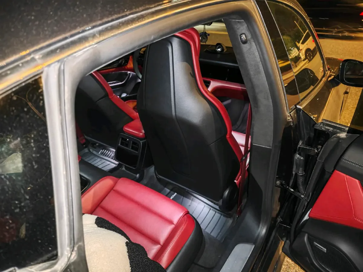 2019 Porsche Taycan 2AT BEV 93.4KWH,autocango,china used car exporter,china ev exporter,chinese used car exporter,chinese used ev exporter