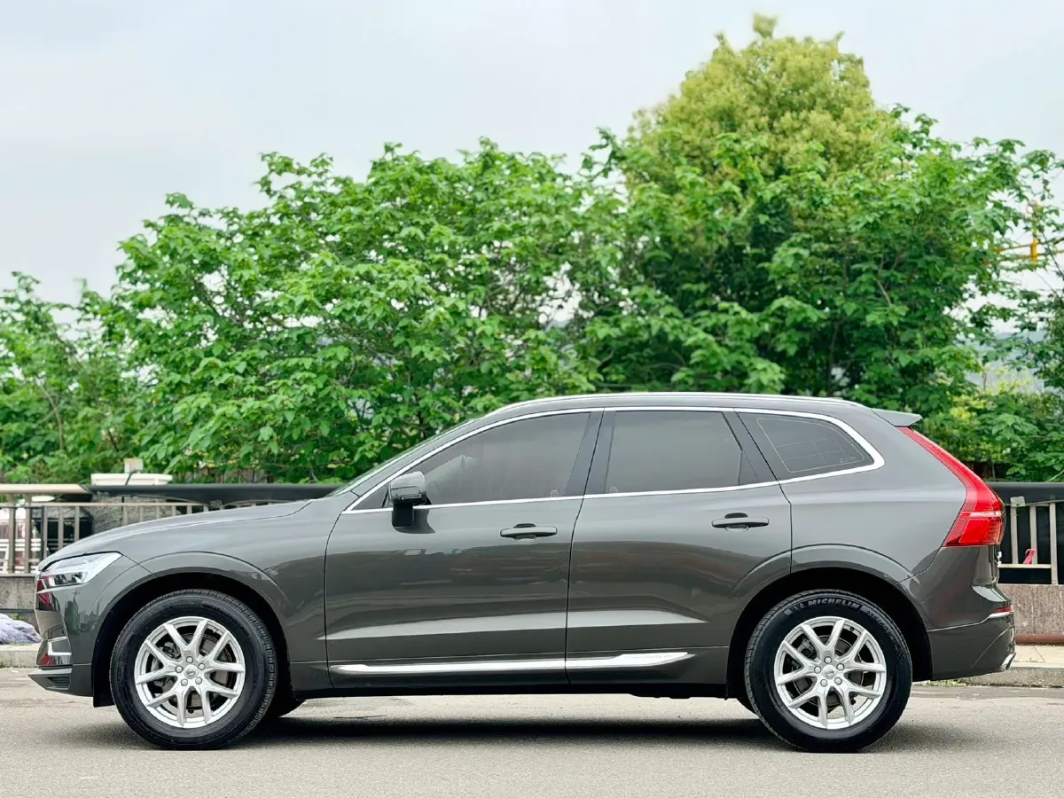 2020 Volvo XC60 2.0T 254HP L4 8AT,autocango,china used car exporter,china ev exporter,chinese used car exporter,chinese used ev exporter