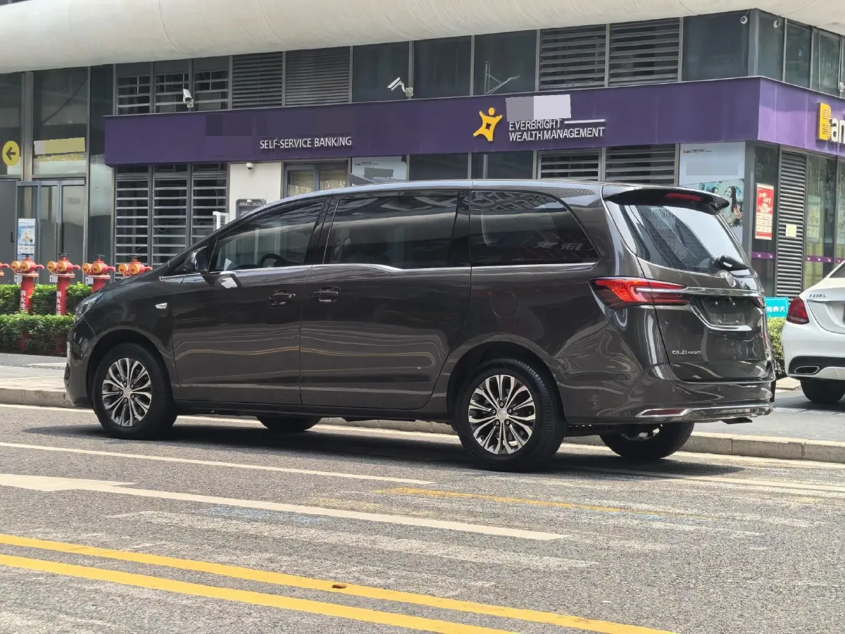 2022 Buick GL8 2.0T 237HP L4 9AT,autocango,china used car exporter,china ev exporter,chinese used car exporter,chinese used ev exporter