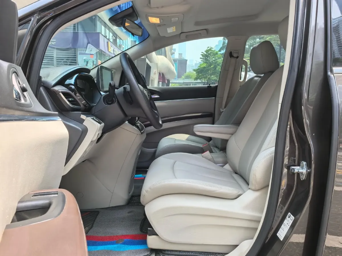 2022 Buick GL8 2.0T 237HP L4 9AT,autocango,china used car exporter,china ev exporter,chinese used car exporter,chinese used ev exporter