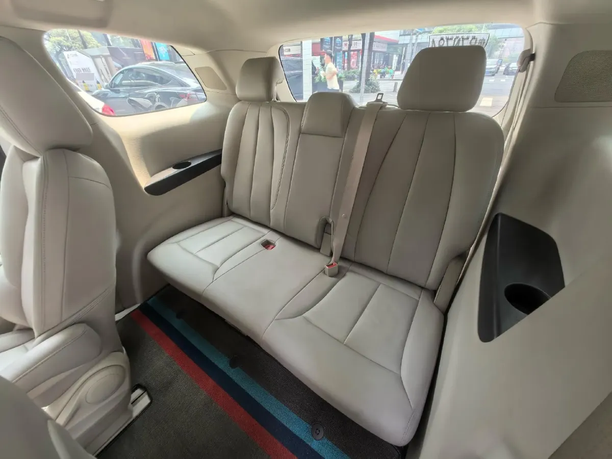 2022 Buick GL8 2.0T 237HP L4 9AT,autocango,china used car exporter,china ev exporter,chinese used car exporter,chinese used ev exporter