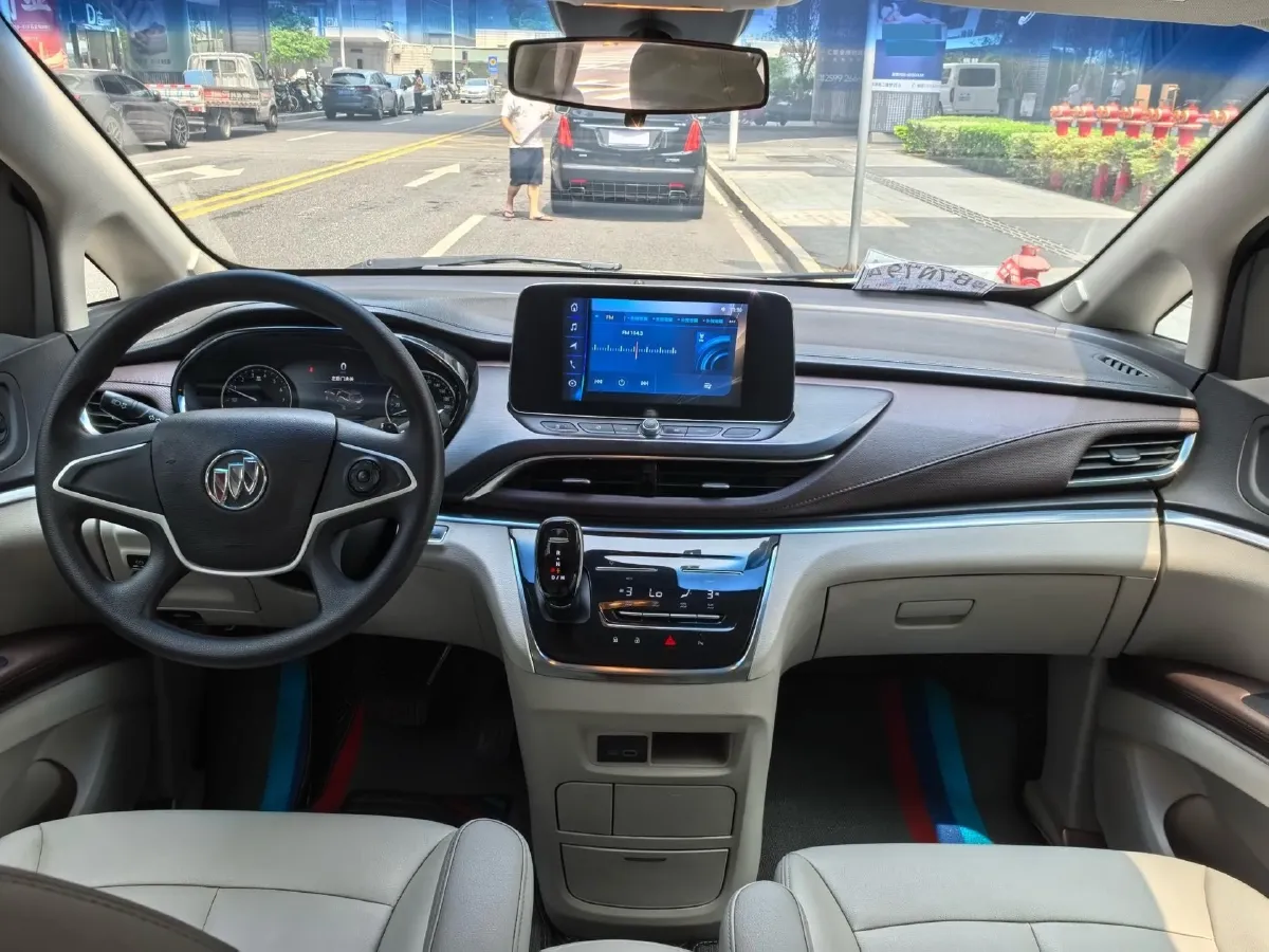 2022 Buick GL8 2.0T 237HP L4 9AT,autocango,china used car exporter,china ev exporter,chinese used car exporter,chinese used ev exporter