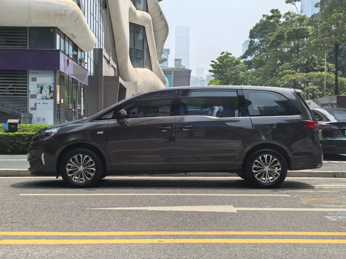2022 Buick GL8 2.0T 237HP L4 9AT,autocango,china used car exporter,china ev exporter,chinese used car exporter,chinese used ev exporter