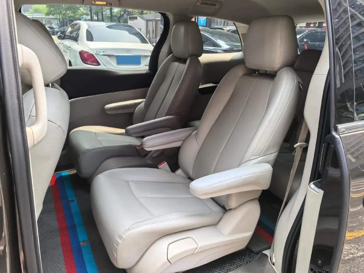 2022 Buick GL8 2.0T 237HP L4 9AT,autocango,china used car exporter,china ev exporter,chinese used car exporter,chinese used ev exporter