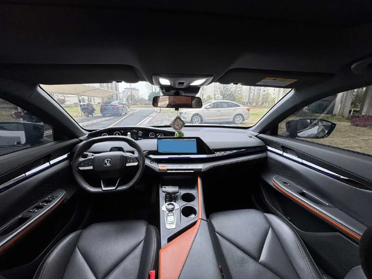 2022 ChangAn UNI-V 1.5T 188HP L4 7DCT,autocango,china used car exporter,china ev exporter,chinese used car exporter,chinese used ev exporter