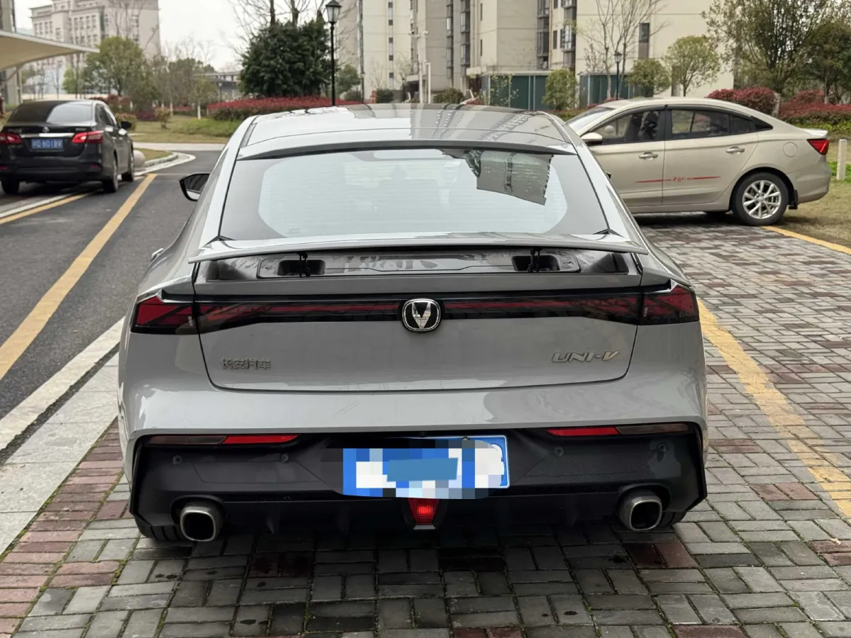 2022 ChangAn UNI-V 1.5T 188HP L4 7DCT,autocango,china used car exporter,china ev exporter,chinese used car exporter,chinese used ev exporter