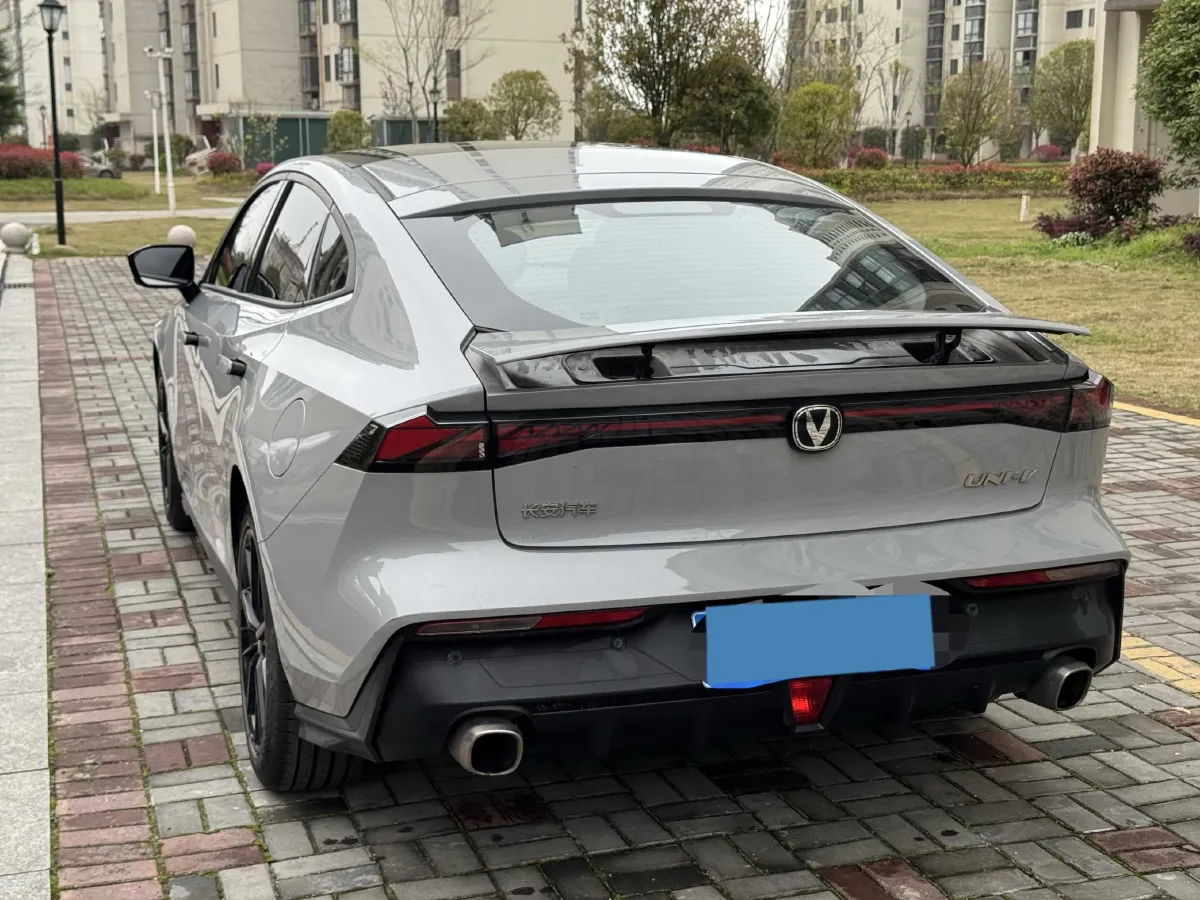 2022 ChangAn UNI-V 1.5T 188HP L4 7DCT,autocango,china used car exporter,china ev exporter,chinese used car exporter,chinese used ev exporter