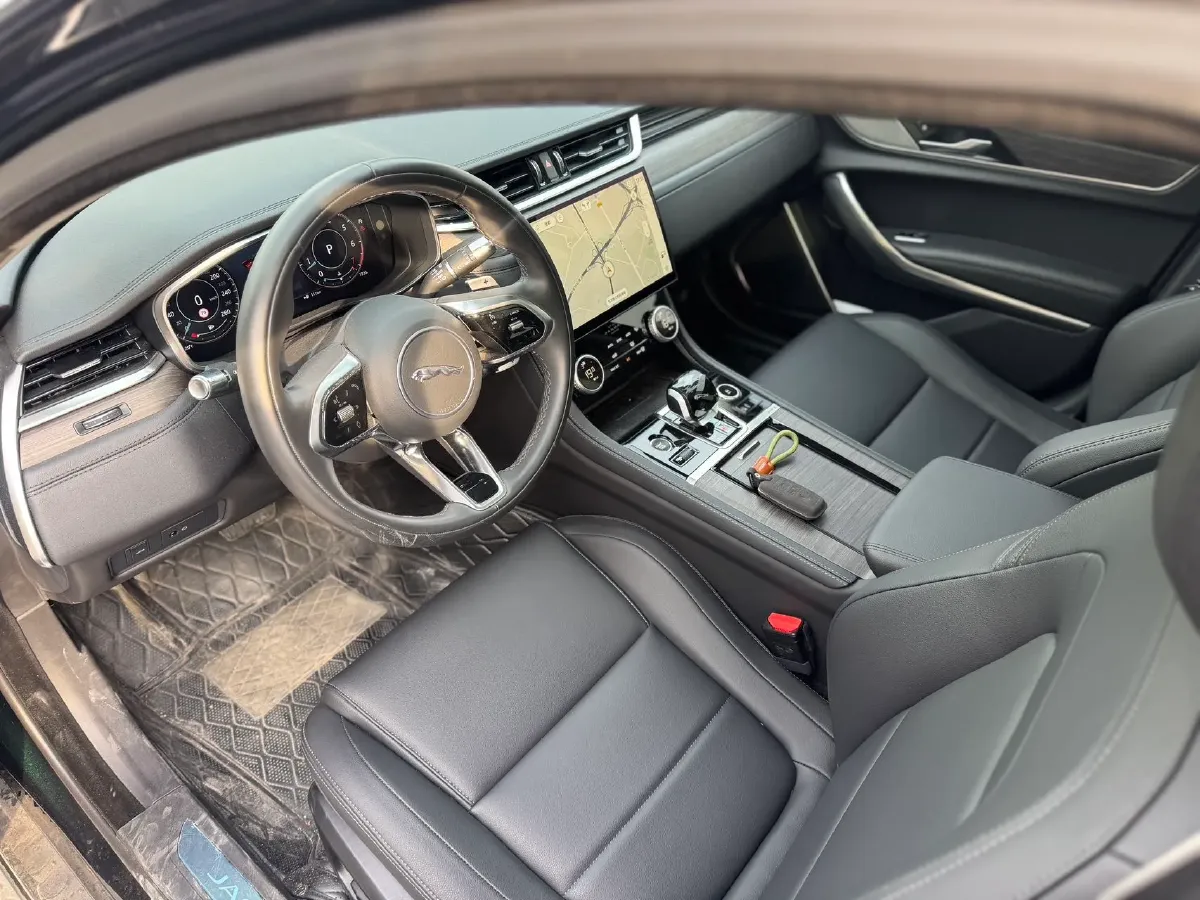 2022 Jaguar XFL 2.0T 200HP L4 8AT,autocango,china used car exporter,china ev exporter,chinese used car exporter,chinese used ev exporter